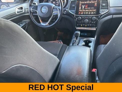 Used 2020 Jeep Grand Cherokee Laredo w/ 18" Wheel & 8.4" Radio Group image 37