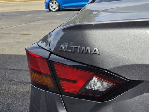 Used 2024 Nissan Altima 2.5 SV image 11