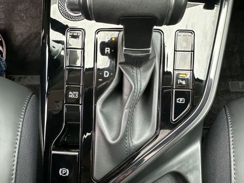 Used 2024 Kia Niro EX Touring image 36