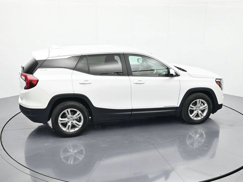 Used 2024 GMC Terrain SLE FWD image 31