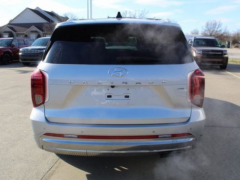 Used 2023 Hyundai Palisade Calligraphy image 4