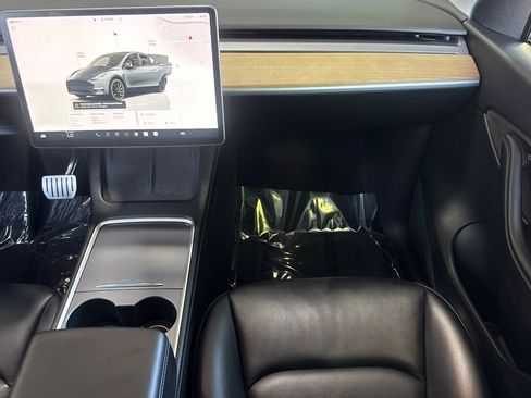 Used 2022 Tesla Model Y Performance AWD/4WD image 23