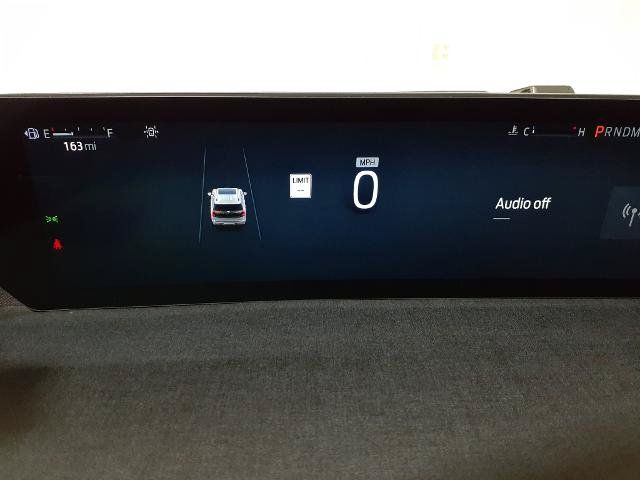Certified 2025 Ford Expedition Active AWD/4WD image 5