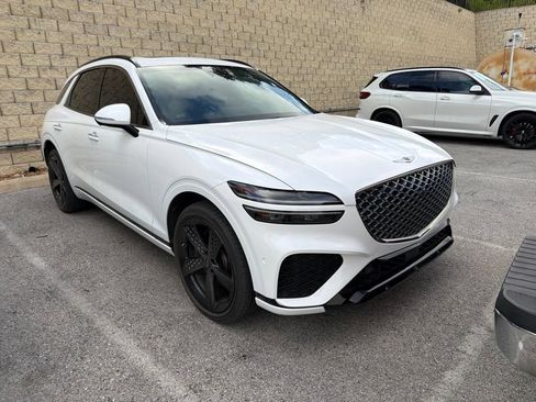 Used 2023 Genesis GV70 3.5T Sport w/ Sport Prestige Package AWD/4WD image 4