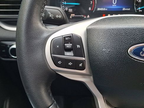 Used 2023 Ford Explorer XLT AWD/4WD image 21