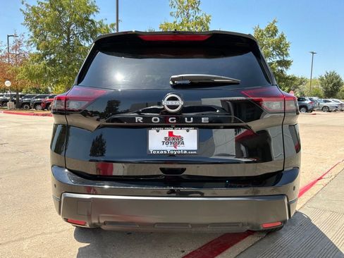 Used 2026 Nissan Rogue SV FWD image 7