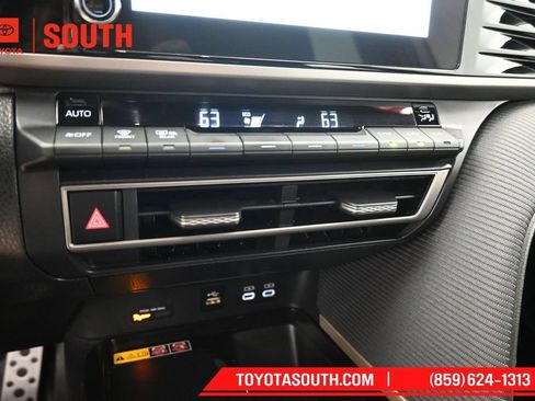 Used 2025 Toyota Camry SE FWD image 19