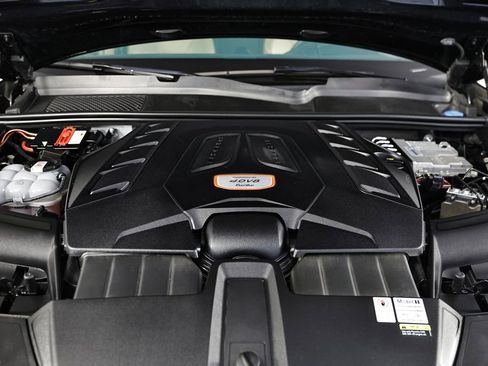 Certified 2022 Porsche Cayenne Turbo AWD/4WD image 32