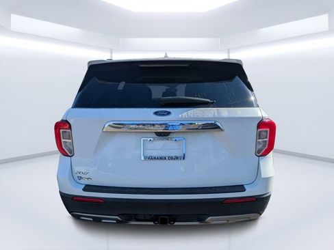 Used 2020 Ford Explorer XLT w/ Equipment Group 202A RWD image 4