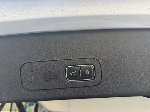 Used 2025 Lincoln Aviator Reserve w/ Equipment Group 201A AWD/4WD image 19