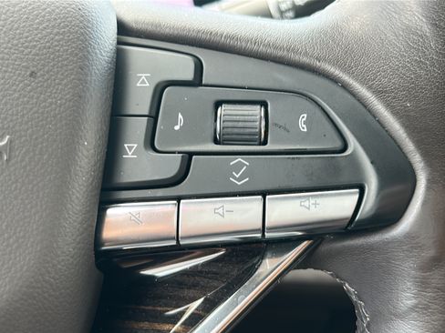 Used 2022 Cadillac Escalade ESV Premium Luxury RWD image 26