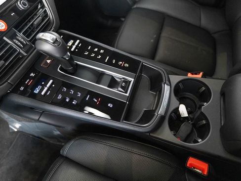 Certified 2026 Porsche Macan S AWD/4WD image 23