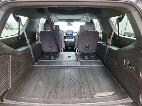 Used 2023 Chevrolet Suburban LT w/ LT Signature Plus Package AWD/4WD image 35
