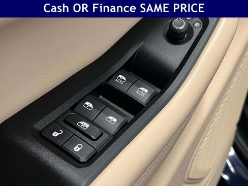 Used 2023 Jeep Grand Cherokee L Limited AWD/4WD image 17