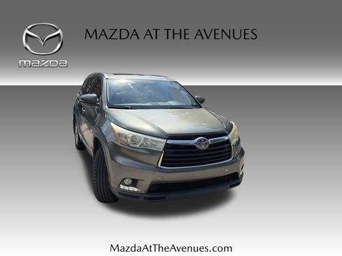 Used 2016 Toyota Highlander Limited Platinum AWD/4WD image 4