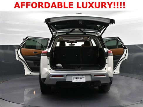 Used 2022 Nissan Pathfinder Platinum w/ Cargo Package image 54