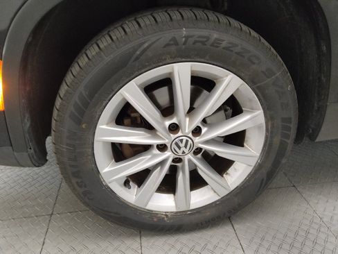 Used 2015 Volkswagen Tiguan SE FWD image 31