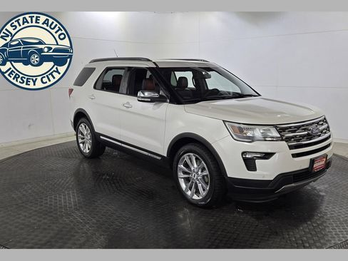 Used 2019 Ford Explorer XLT w/ Equipment Group 202A AWD/4WD image 1