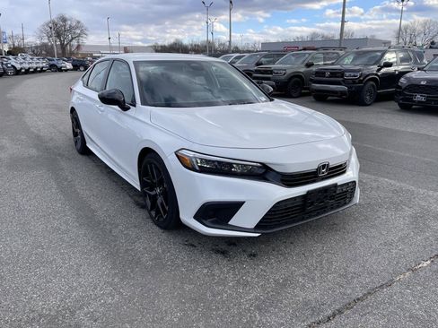 Used 2023 Honda Civic Sport image 1