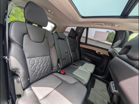 Certified 2025 Volvo XC90 B6 Core AWD/4WD image 17