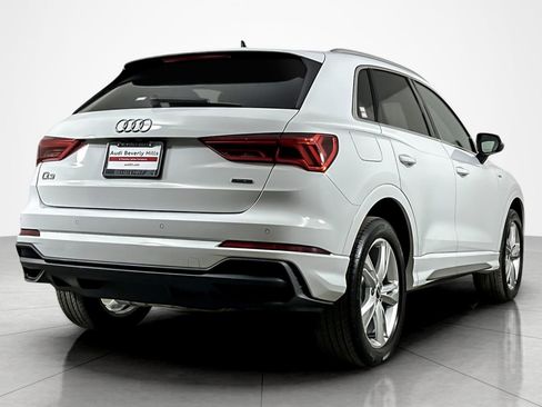 Used 2023 Audi Q3 2.0T Premium w/ 19" Wheel Package image 5