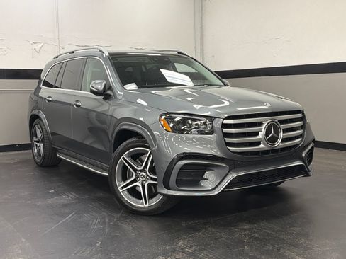 Used 2026 Mercedes-Benz GLS 450 4MATIC w/ AMG Line Exterior image 2