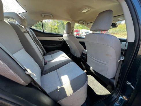 Used 2018 Toyota Corolla LE FWD image 11