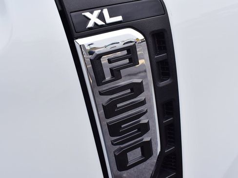 New 2026 Ford F250 XL w/ FX4 Off-Road Package image 11