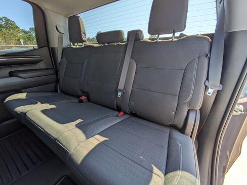 Used 2022 Chevrolet Silverado 1500 LT image 7