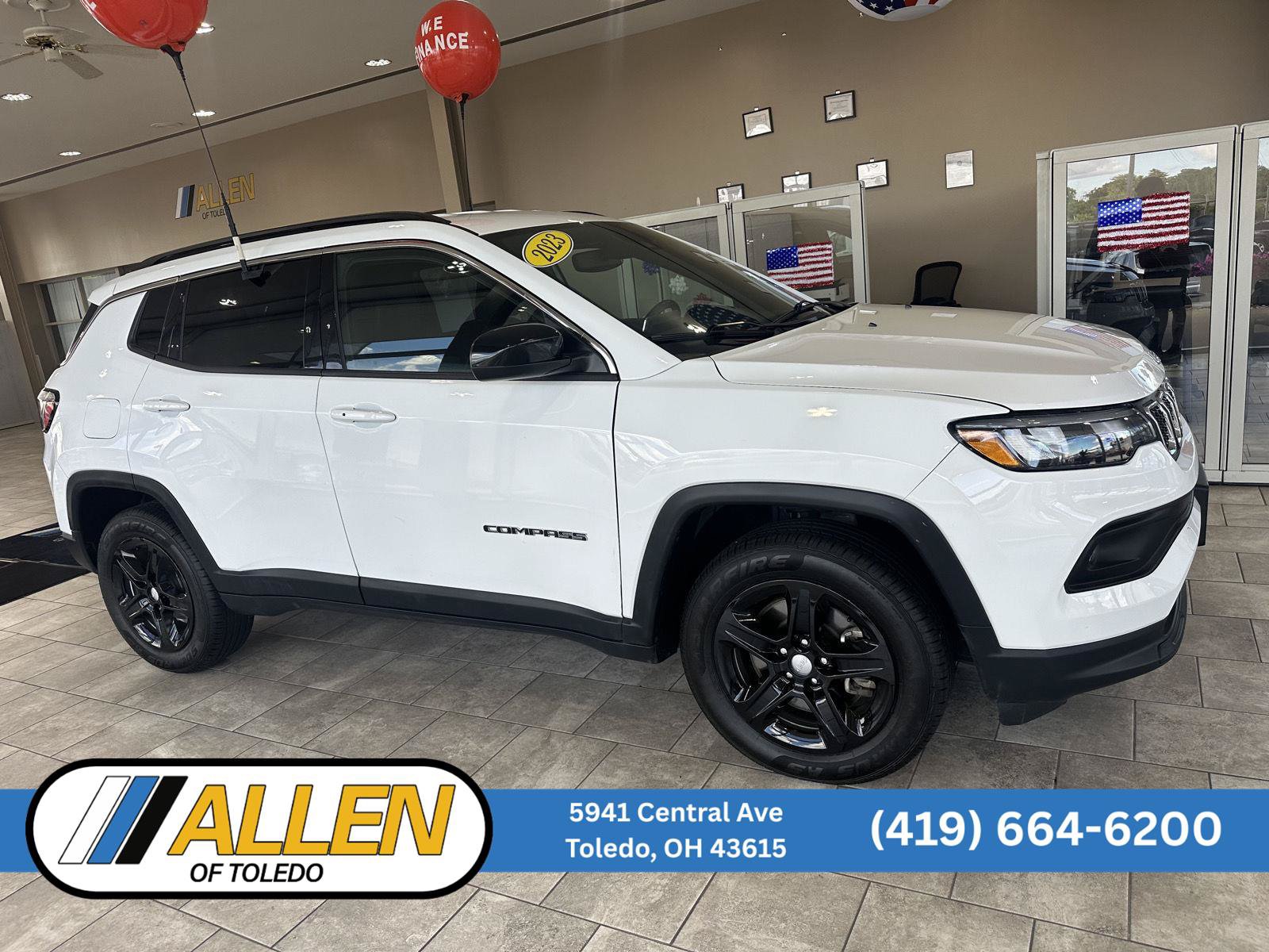 Used 2023 Jeep Compass Latitude AWD/4WD image 1