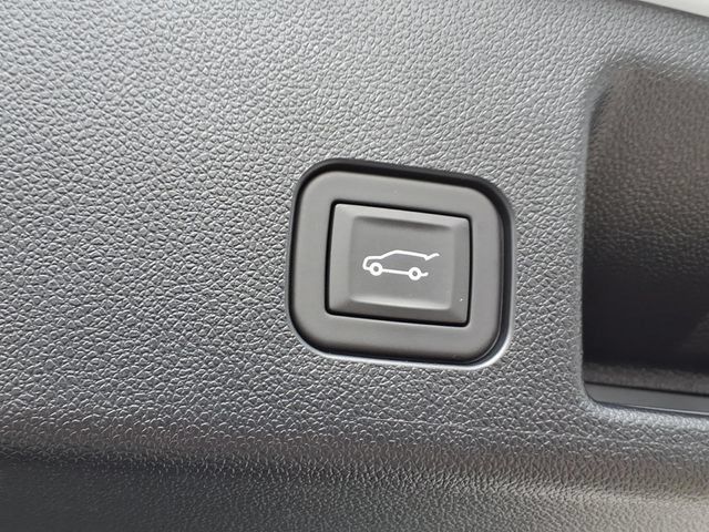 Certified 2024 Chevrolet Equinox EV LT FWD image 8