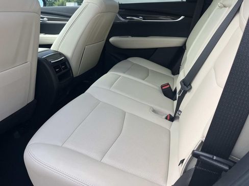 Certified 2023 Cadillac XT5 Sportv w/ Technology Package AWD/4WD image 20