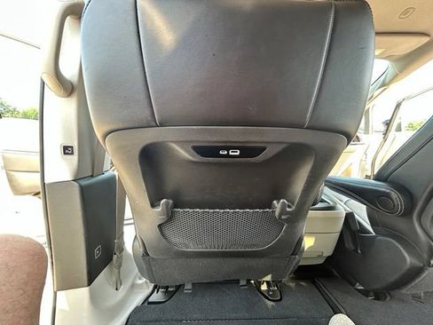 Used 2024 Chrysler Pacifica Touring-L FWD image 18
