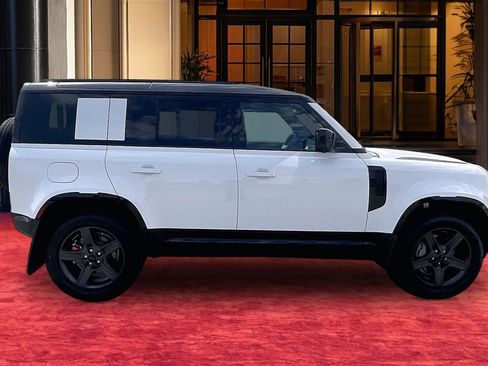 New 2026 Land Rover Defender 110 X-Dynamic SE AWD/4WD image 6