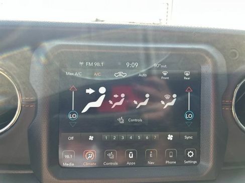 Used 2022 Jeep Gladiator Overland AWD/4WD image 23