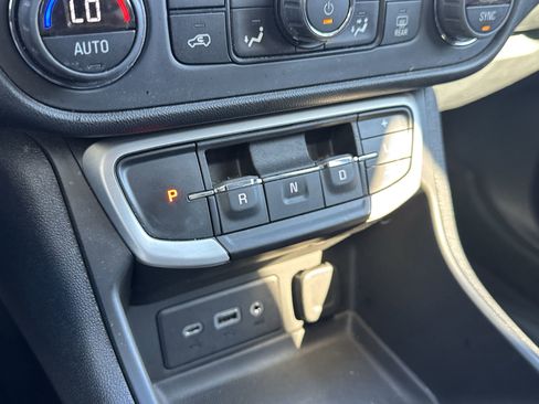 Certified 2023 GMC Terrain SLE w/ Driver Convenience Package image 15