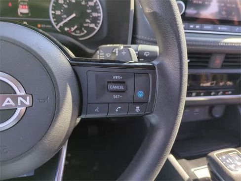 Used 2023 Nissan Rogue SV image 25