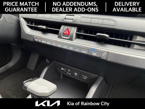 Used 2025 Kia K4 FWD image 28