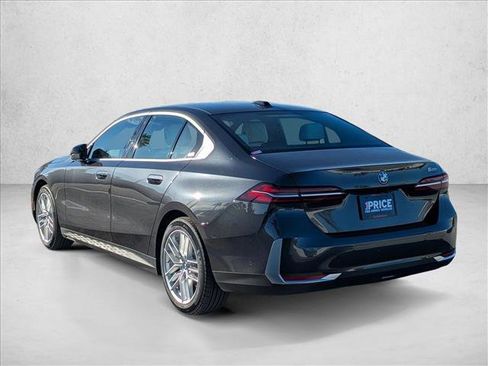 Certified 2024 BMW 530i w/ Convenience Package image 8