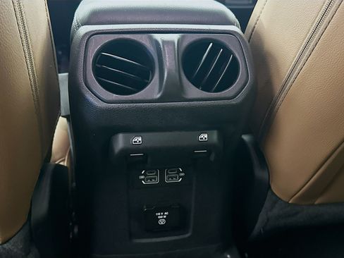 Used 2022 Jeep Wrangler Unlimited Sahara w/ Cold Weather Group AWD/4WD image 27