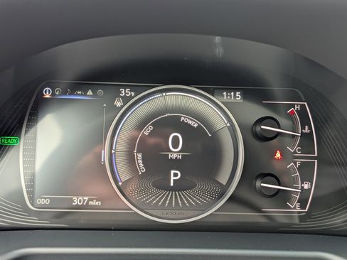 Certified 2025 Lexus ES 300h w/ Premium Package image 30