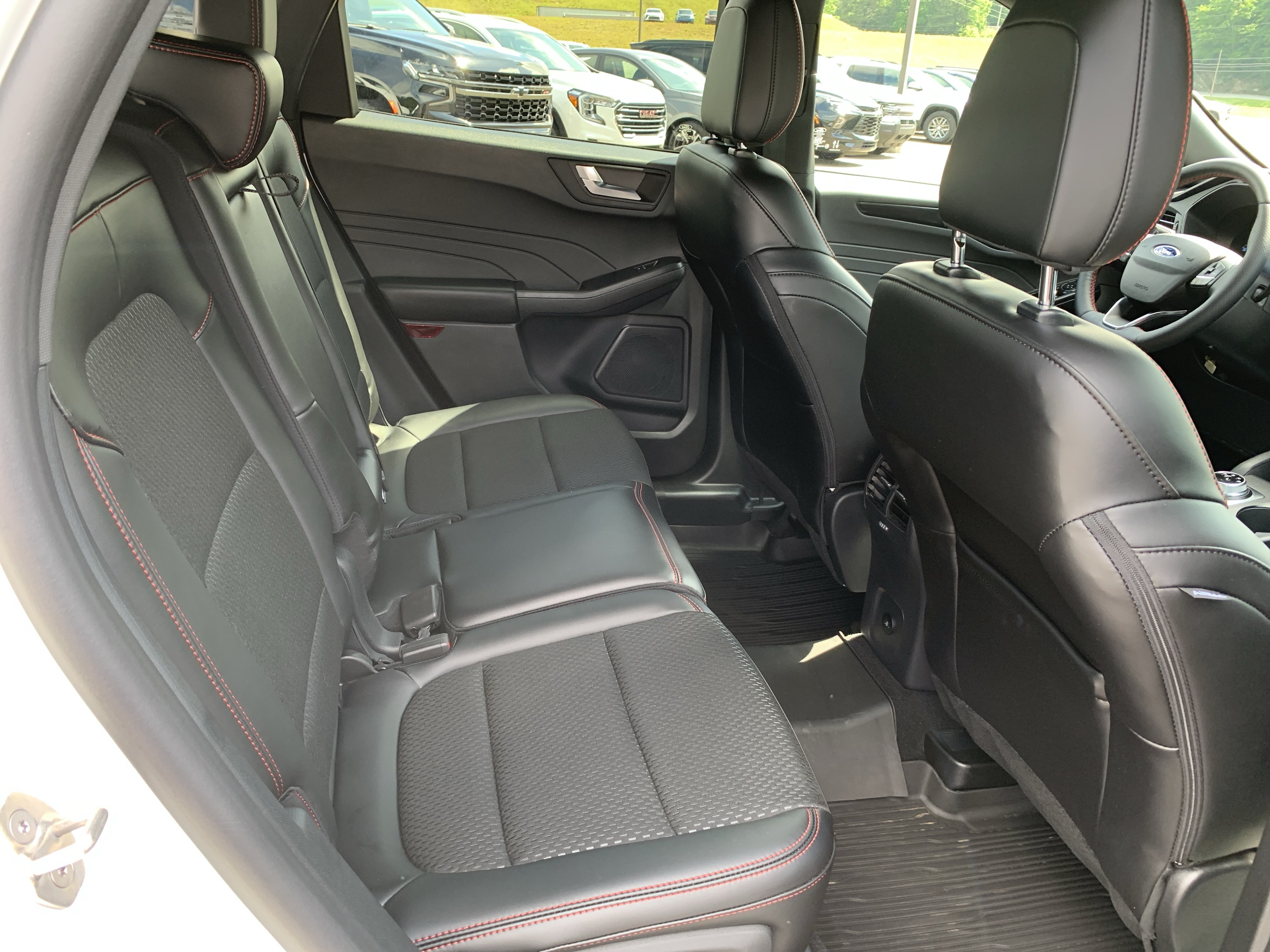 Used 2025 Ford Escape ST-Line Elite AWD/4WD image 37