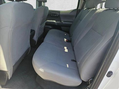 Used 2019 Toyota Tacoma SR5 AWD/4WD image 17