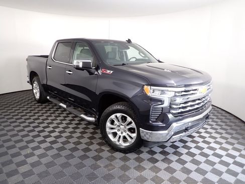 Used 2022 Chevrolet Silverado 1500 LTZ w/ LTZ Premium Package AWD/4WD image 11