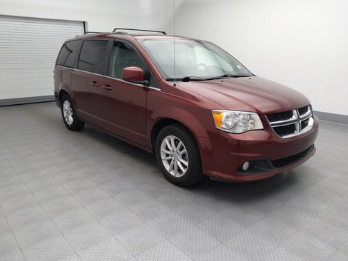 Used 2020 Dodge Grand Caravan SXT FWD image 11