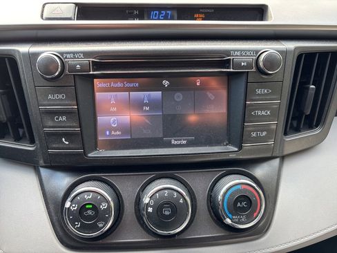 Used 2014 Toyota RAV4 LE image 11