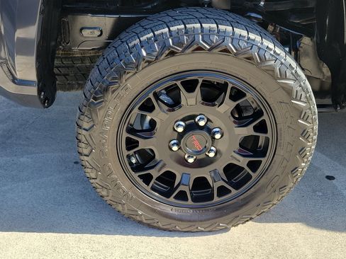 Certified 2025 Toyota Tacoma SR5 RWD image 8