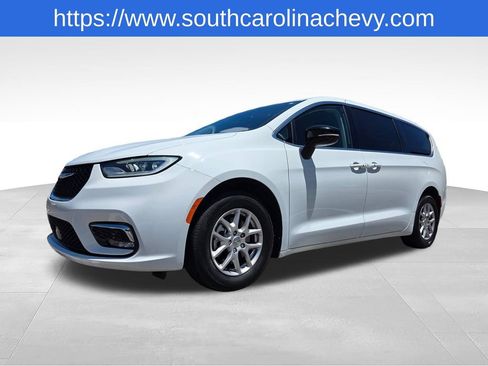 Used 2024 Chrysler Pacifica Touring-L FWD image 37