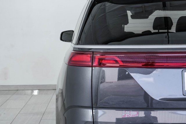 Used 2023 Kia Carnival LX FWD image 51