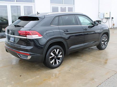 Certified 2023 Volkswagen Atlas Cross Sport SE image 6